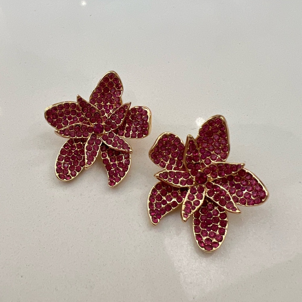 I.N.C. INTERNATIONAL CONCEPTS Gold-Tone Color Pavé Flower Statement Stud Earring